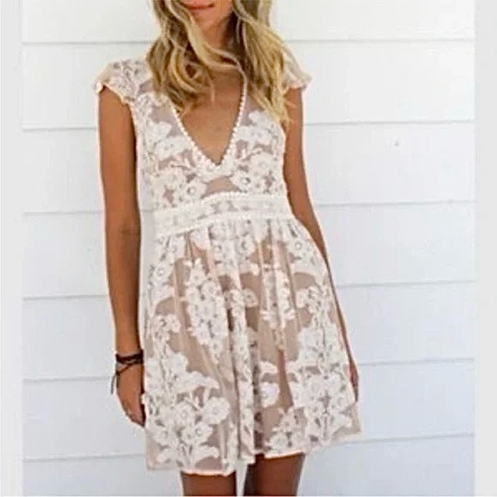 RARE For Love & Lemons Temecula Lace Embroidered Mini Dress NWOT M